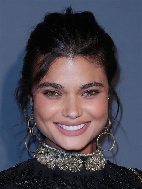 Details about Daniela Braga's years and stature