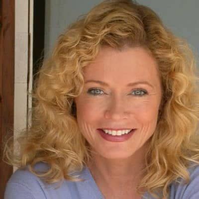 Discovering Dianne Holechek: Biography, Years, Tallness, Shape, Total Assets