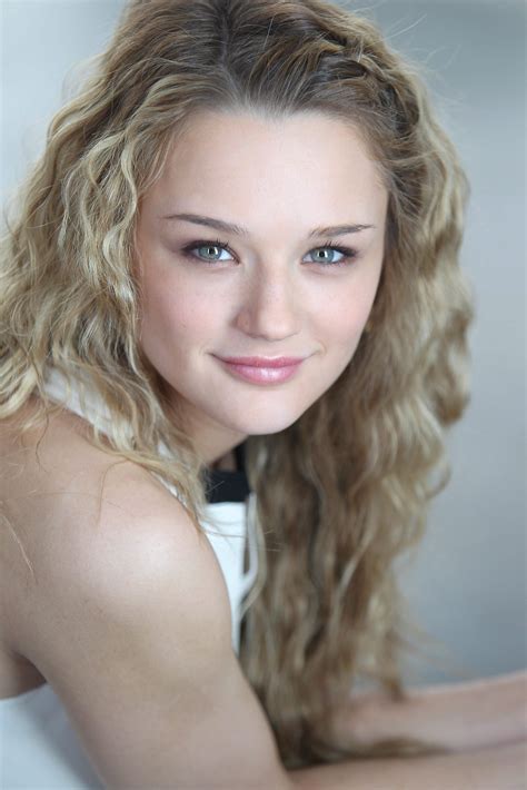  Age and Height of Haley King 