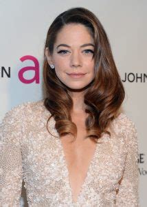  Analeigh Tipton's Fitness Routine and Diet 