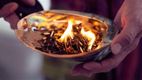  Exploring Fire as a Symbol of Personal Transformation within Dreamscapes 