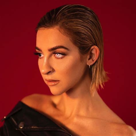  Gabbie Hanna's Music Journey 