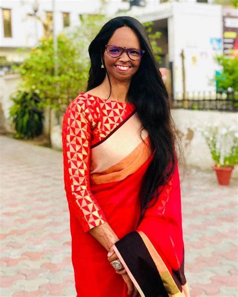  Laxmi Agarwal's Appearance, Body Shape, and Fashion Choices 