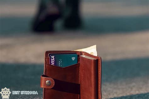  Unveiling the Symbolism of Wallet Theft in Dreams 