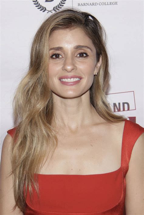  Who is Shiri Appleby? 