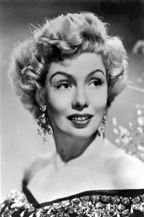  Yolande Donlan's Contributions to the Film Industry 