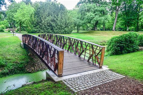 A Bridge Between the Past and Present: The Significance of Dreams in Connecting with Loved Ones