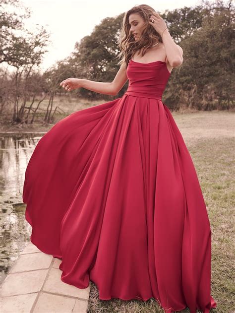 A Courageous Choice: The Bold Statement of a Scarlet Wedding Gown