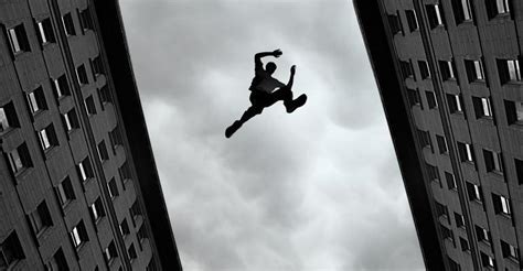 A Reflection of Life: Exploring the Link between Roof-Jumping Dreams and Real-Life Challenges