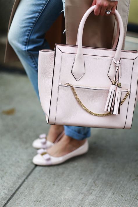 A Stylish Must-Have: The Iconic Trend of the Blush-Colored Handbag