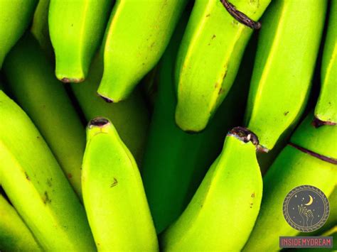 A Warning of Imprudence: Unripe Bananas in Dreams