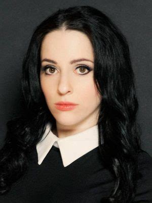 About Molly Crabapple's Age and Height