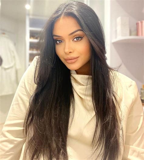 Afshan Azad Age