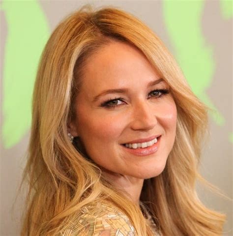 Age: How Old is Charming Jewel?