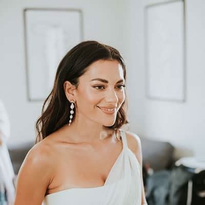 Age: How Old is Inbar?