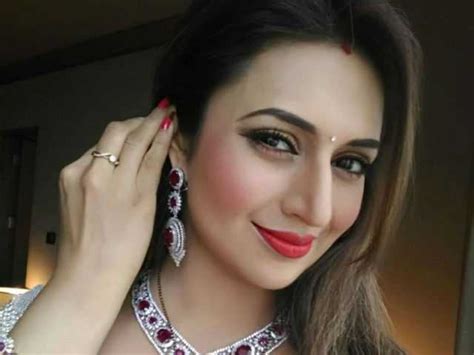 Age and Height of Divyanka Tripathi