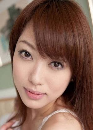 Akari Hoshino's Relationships and Personal Interests