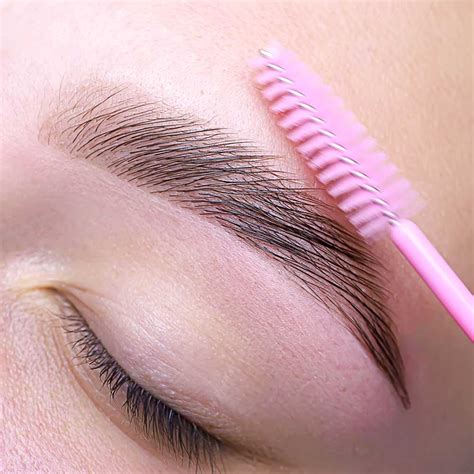 Alarming or Enlightening? The Emotional Impact of Eyebrow Trimming Dreams