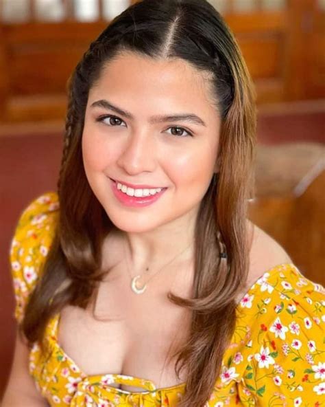 Alexa Ilacad's Early Life and Education