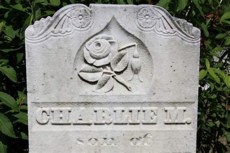 An In-Depth Exploration of the Symbolism Encapsulated within Gravestones