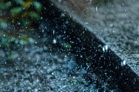 An Insight into the Symbolic Associations of Rain in Bedroom Dreams