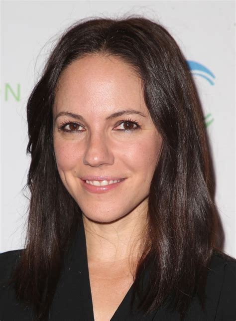 An Overview of Anna Silk's Early Life