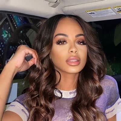 Analicia Chaves: Net Worth and Career