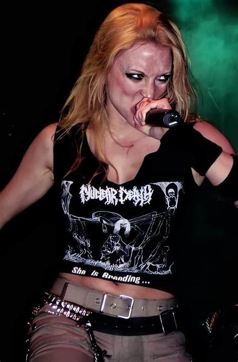 Angela Gossow's Stage in Life, Elevation, and Body Shape