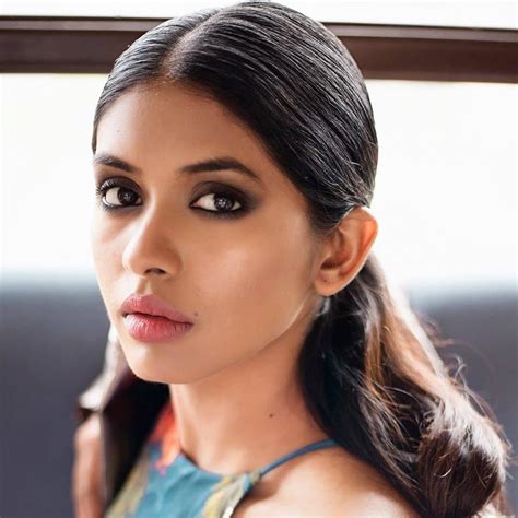 Anjali Patil: Her Vertical Dimension, Body Shape, and Personal Facts