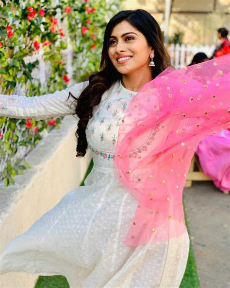 Aparna Dixit Net Worth