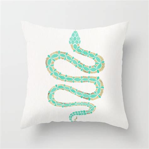 Are Serpent-themed Pillows a Suitable Choice for Individuals with Ophidiophobia?