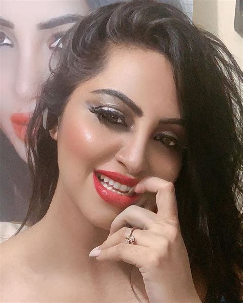 Arshi Khan's Personal Life and Relationships