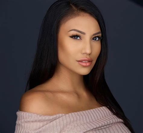 Ashley Callingbull Biography