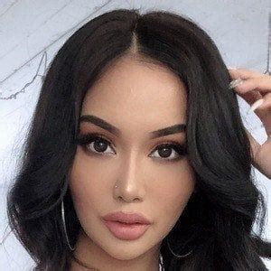 Ashley Vee Net Worth