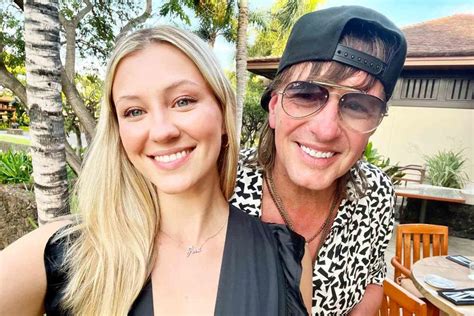 Ava Sambora: Early Life and Family