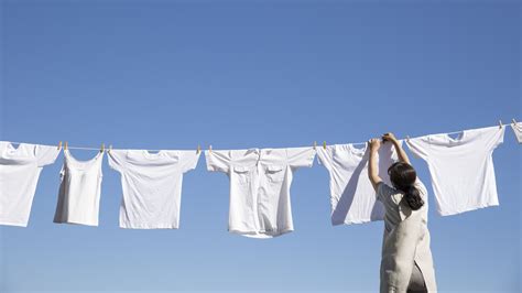 Avoiding Wrinkles: Smart Techniques for Hanging Your Clothes