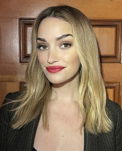 Brianne Howey's Physical Appearance and Measurements