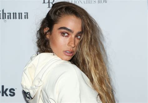 Calculating Sommer Ray's Net Worth