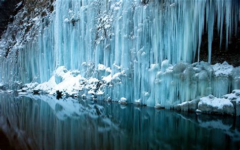 Capturing the Delicate Beauty of Frozen Water