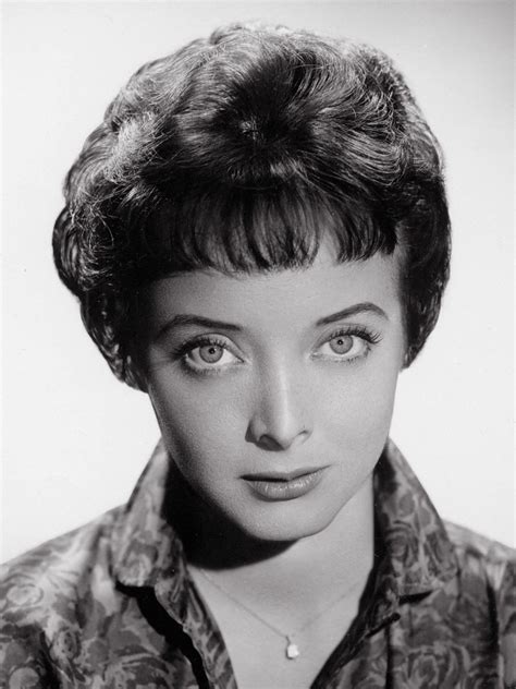 Carolyn Jones' Physical Attributes