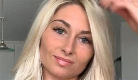 Carriejune Anne Bowlby: Early Life and Family