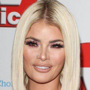 Chloe Sims Net Worth