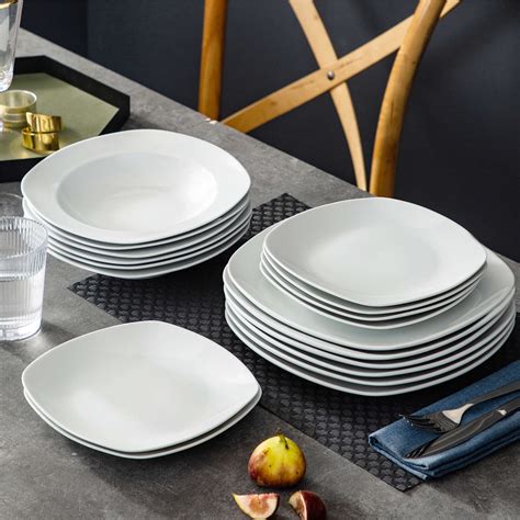 Choosing the Ideal Dinnerware and Glassware for Your Table