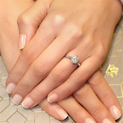 Choosing the Perfect Diamond Cut for Your Engagement Band