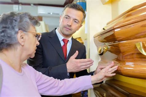 Choosing the Right Funeral Director