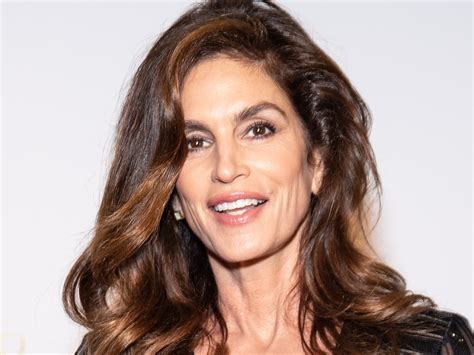 Cindy Crawford: Life Story, Physical Appearance, and Wealth