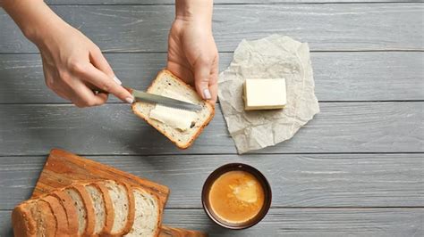 Comparing White Butter and Yellow Butter: Which One is the Best Choice?
