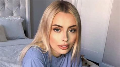 Corinna's height, weight, and measurements