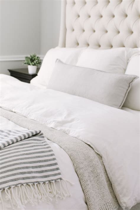 Creating a Luxurious Aesthetic with Layered Blankets and Throws