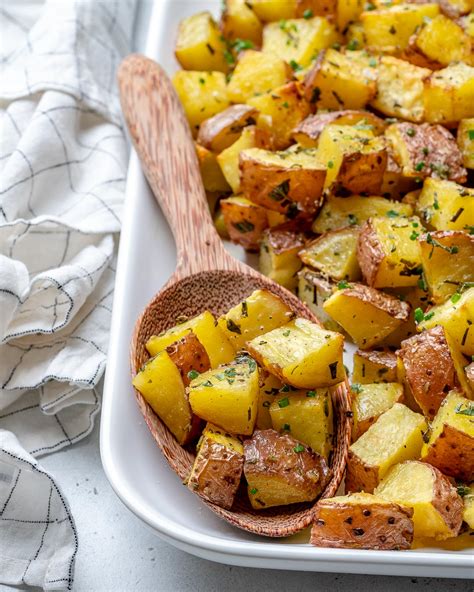 Crispy Garlic and Herb Roasted Potatoes